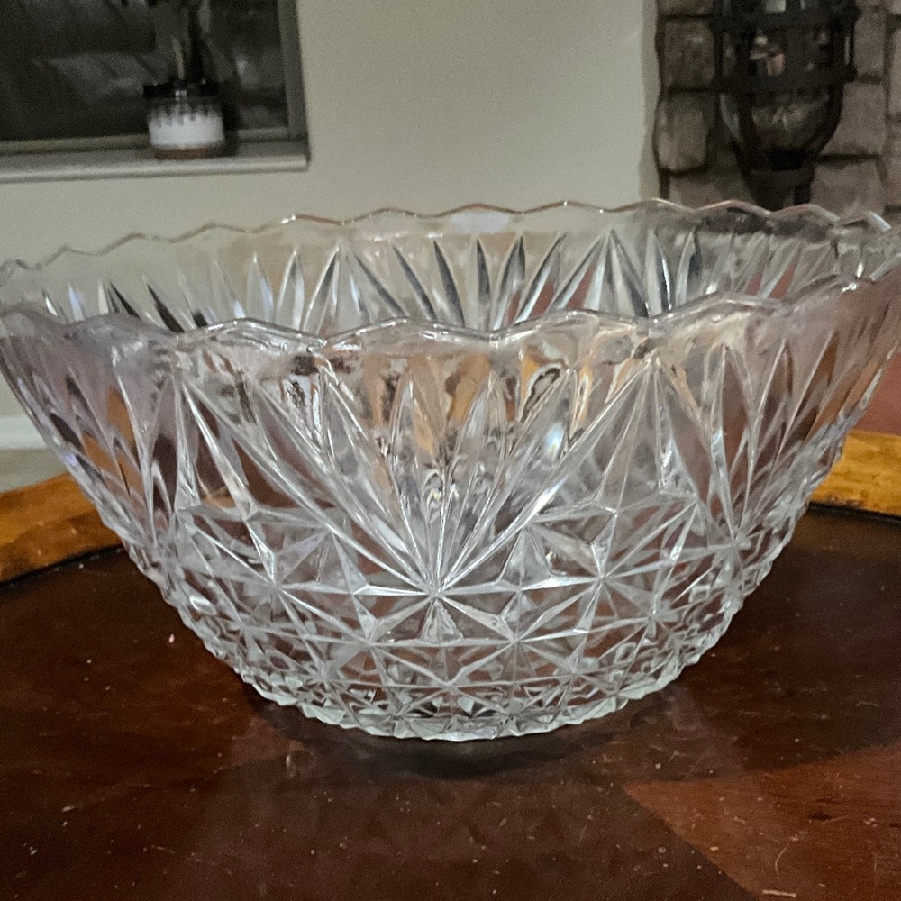 Anchor Hocking Vintage Glass Punch, Salad or Serving Bowl